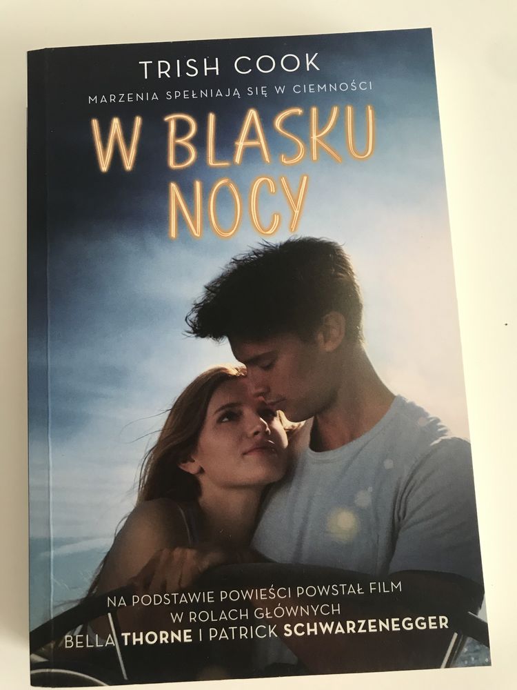 W blasku nocy- książka nowa