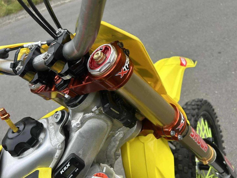 Suzuki RMZ 450 z 2013 roku z transportem.