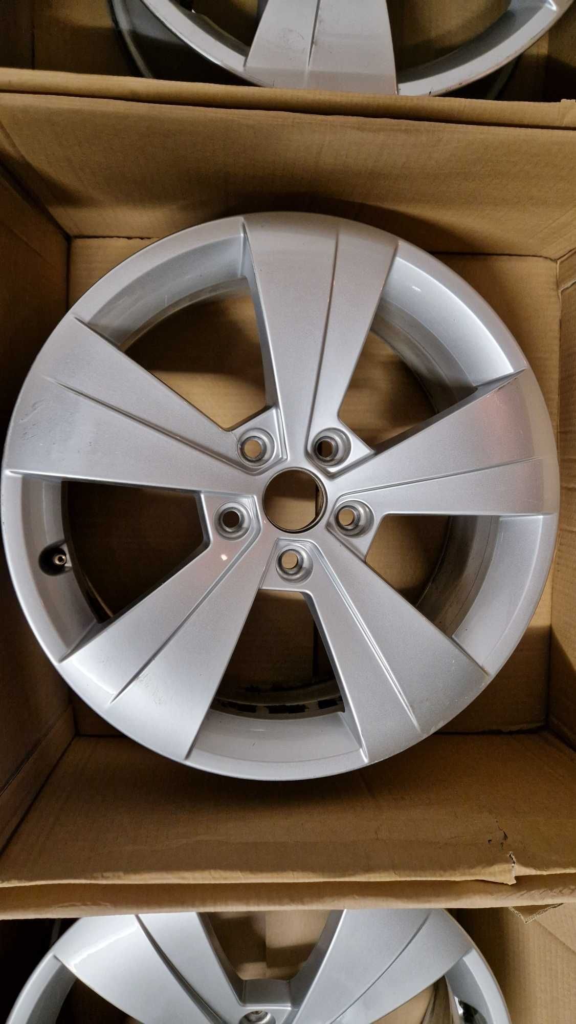 Felgi 17 Triton 5x112 Oryginalne Skoda Octavia Superb