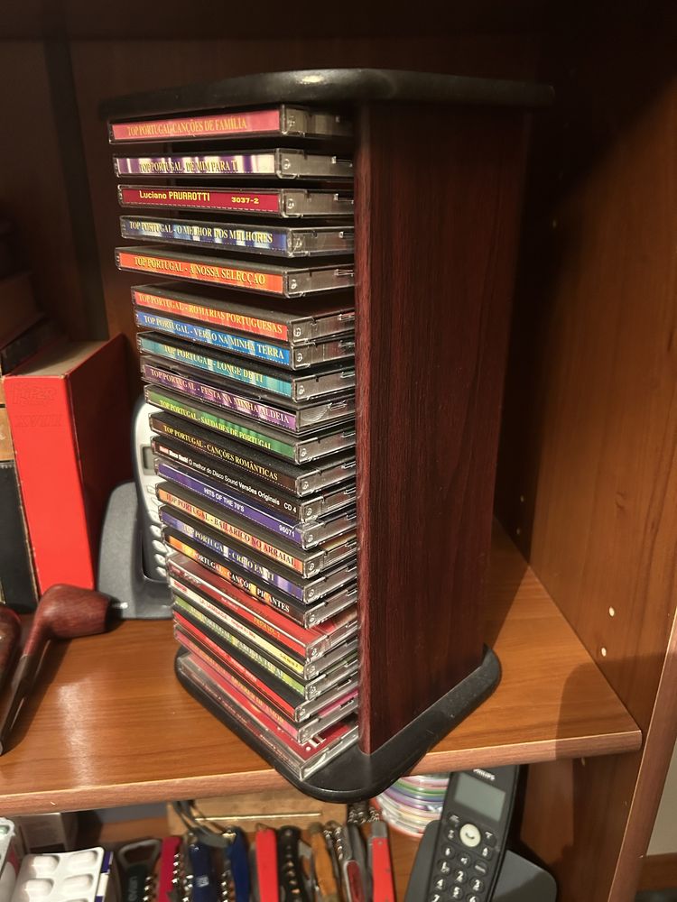 Movel Pequenas Dimensoes com CDs