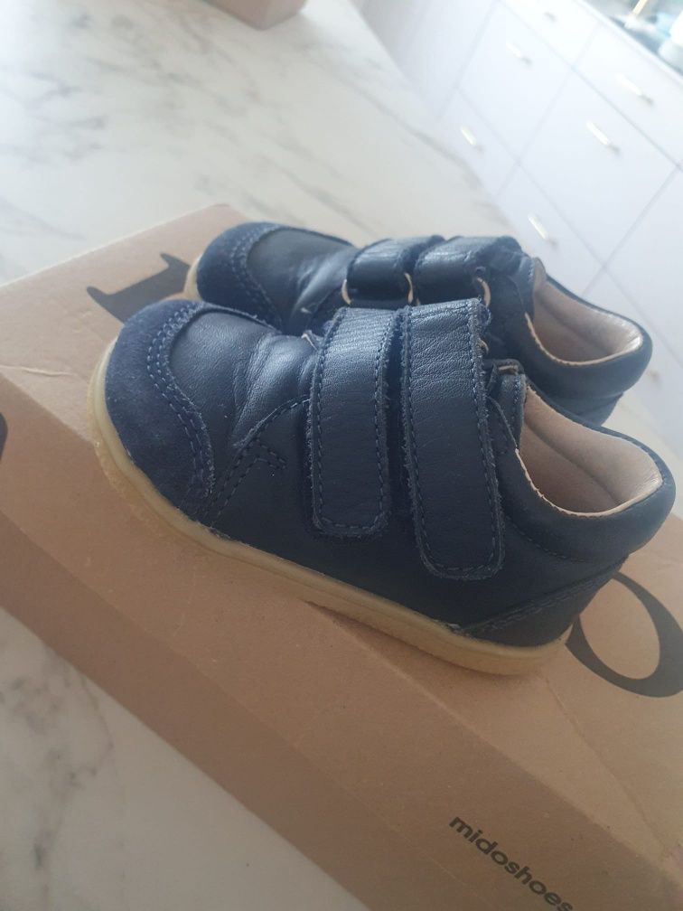 Buty niemowlęce polskiej marki Mido rozmiar 21
