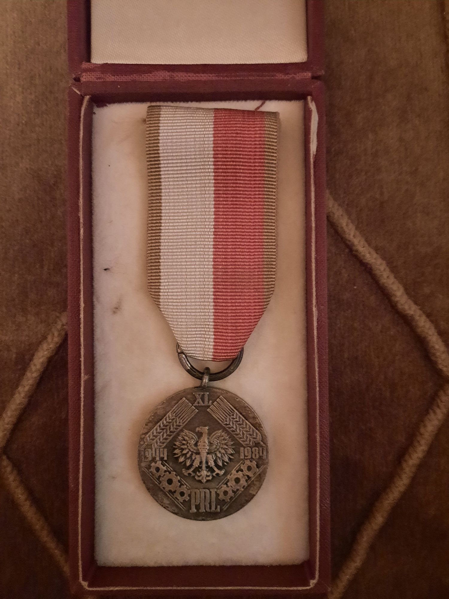 Sprzedam medal srebny PRL