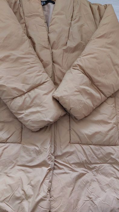 Тепла жіноча куртка Zara розмір м