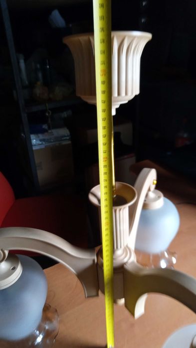 Люстра трех рожковая