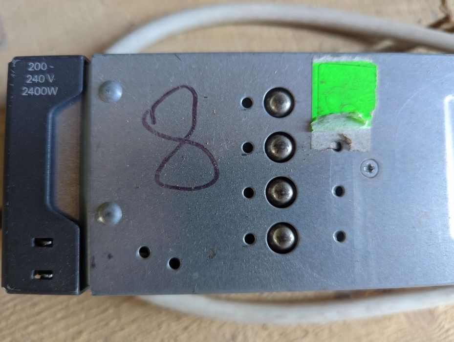 блок живлення лижа 2400ват.