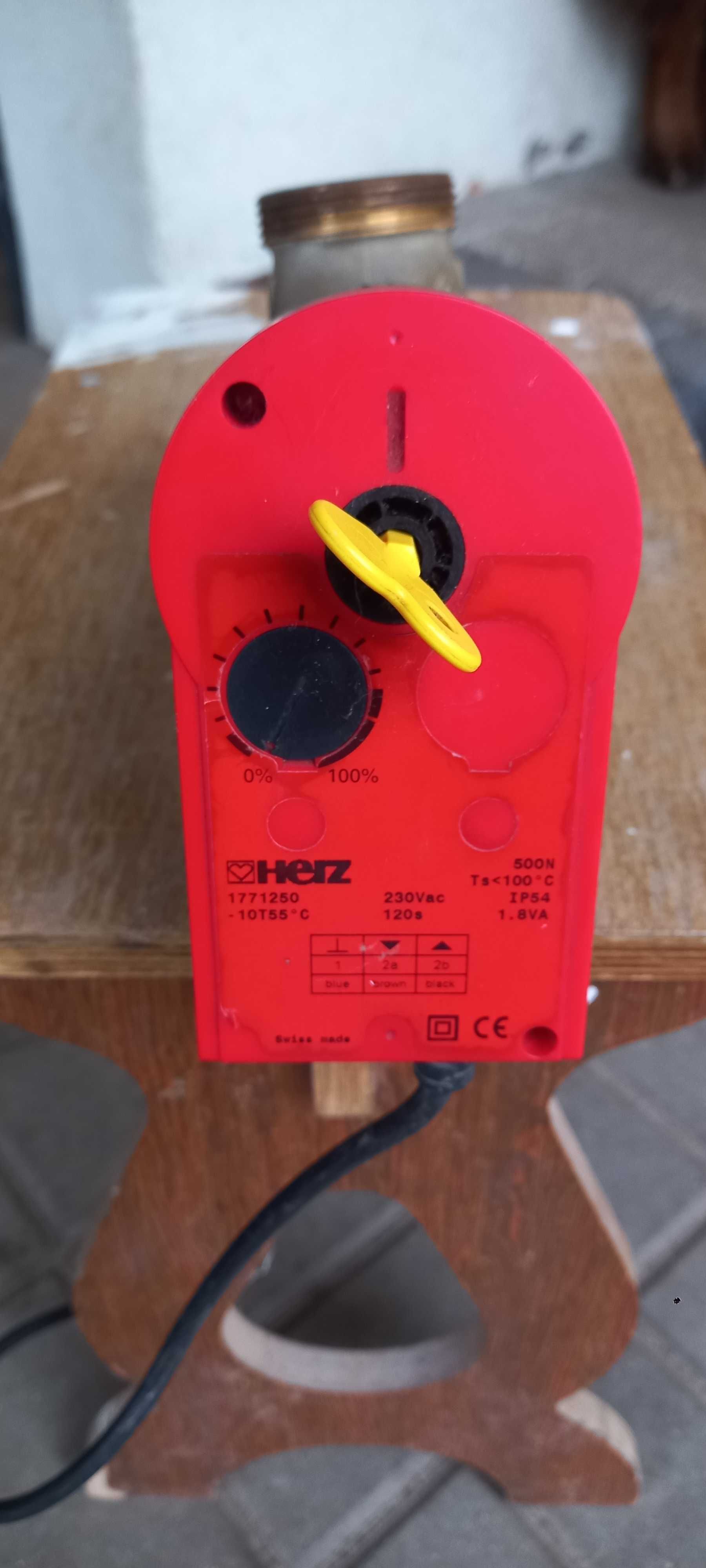 Siłownik na zaworu mieszającego  z zaworem trójdrożnym, Marki HERZ