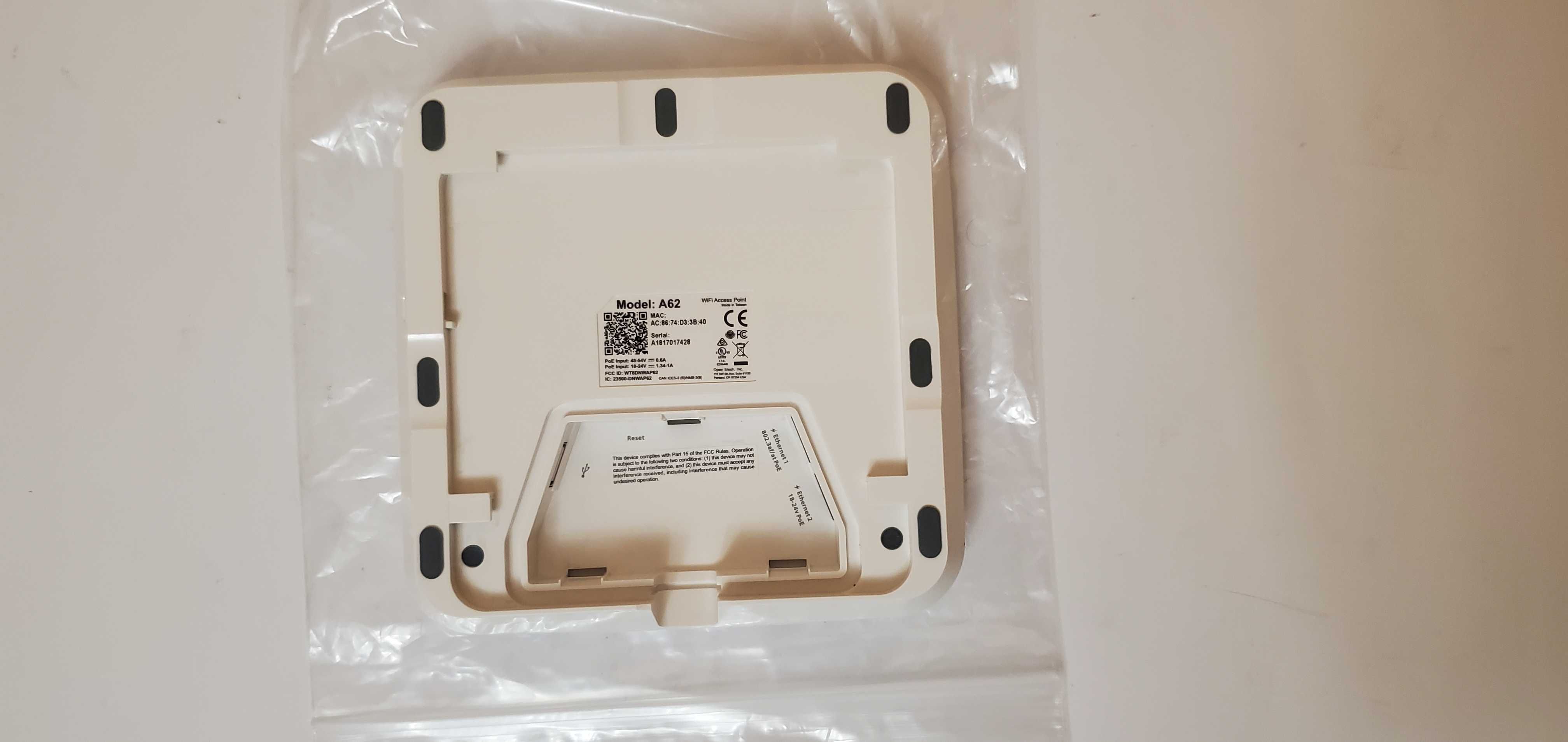 Точка доступу Wi Fi Open-Mesh A62 Universal Tri-Band 802.11ac, вживана
