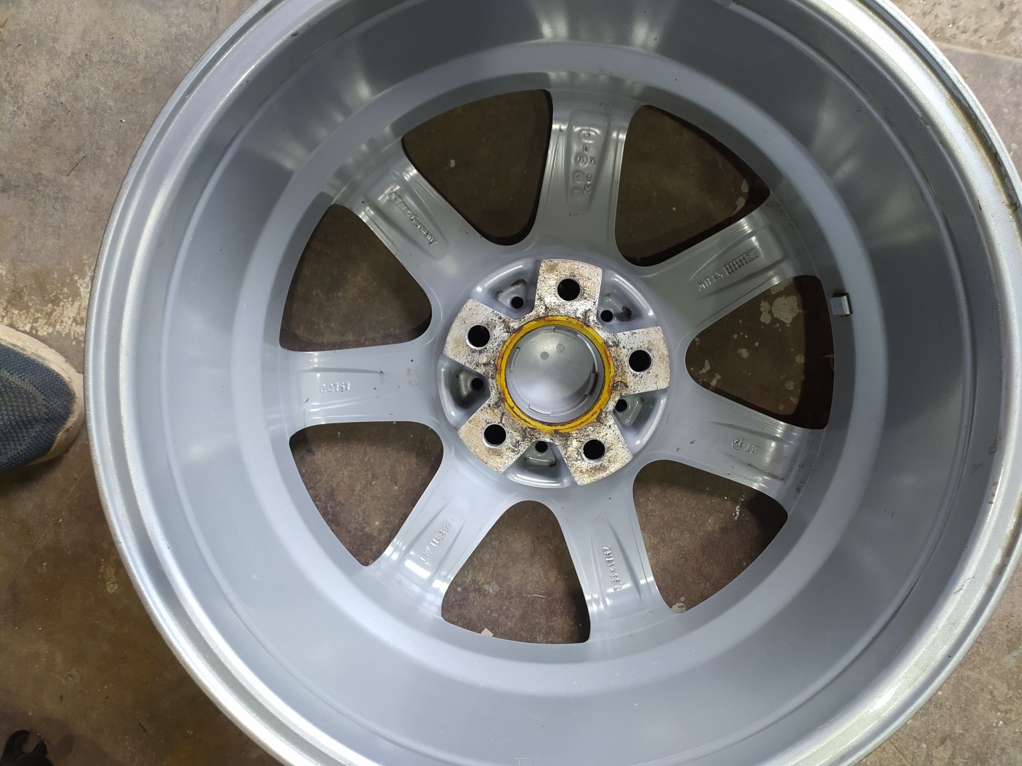 Диски r17 5x114.3 et-35