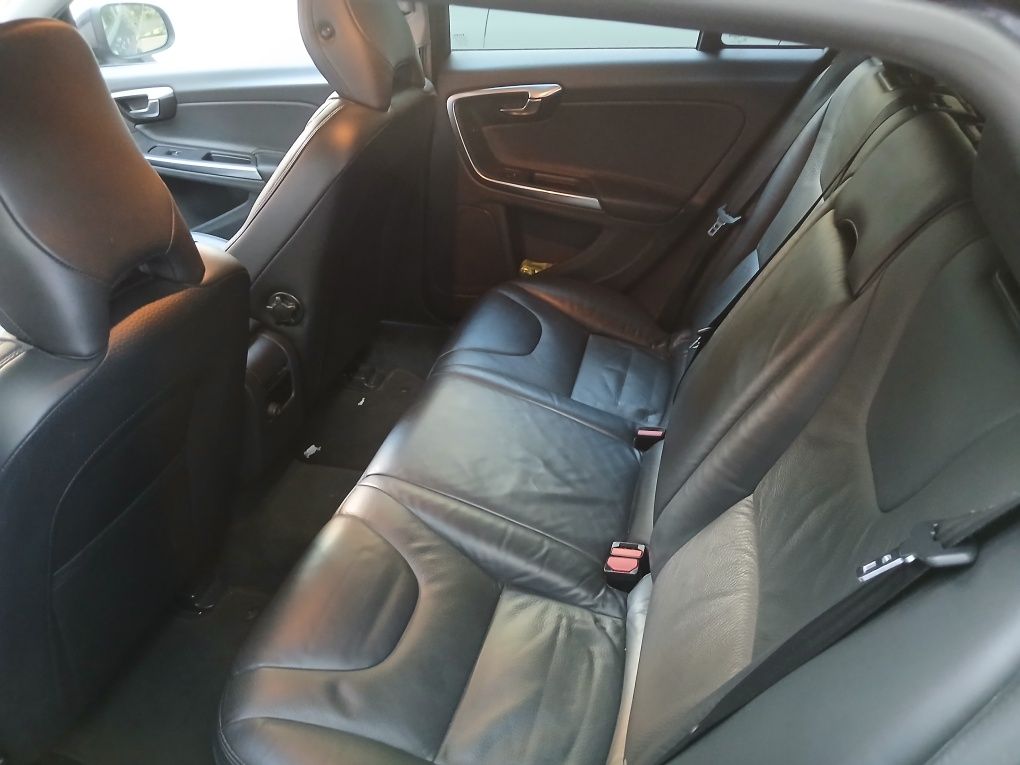 Volvo V60 - 12.500€