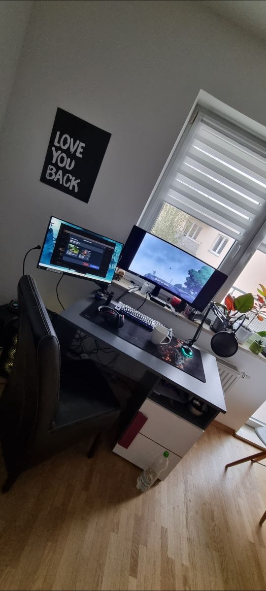 Sprzedam Komputer z RTX4060Ti + 2 monitory i Mikrofon na statywie