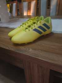 Buty sportowe adidas ( korki )