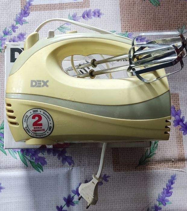 Міксер DHM-900 .