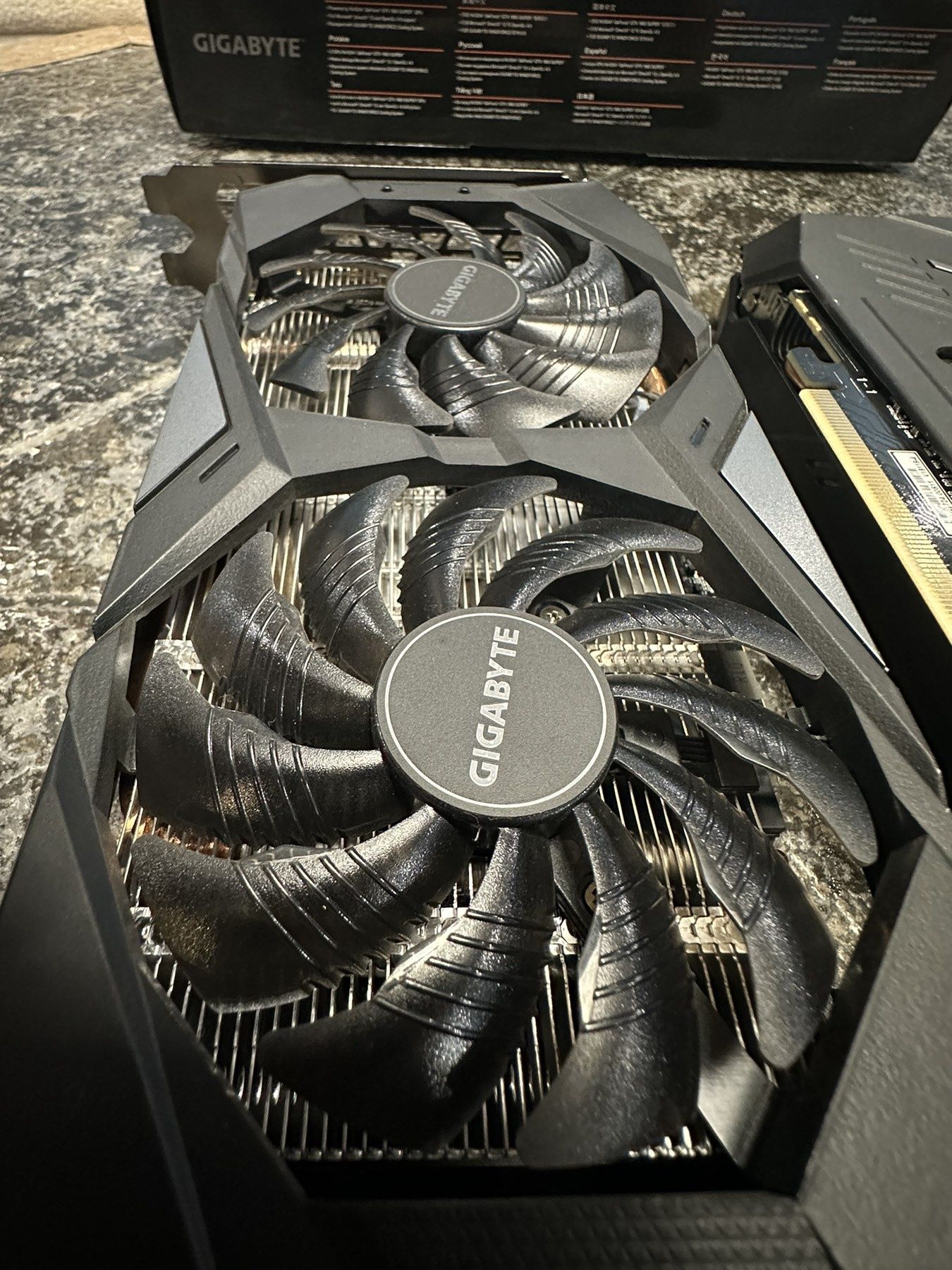 Продам Відеокарту 1660 Gigabyte  8Gb