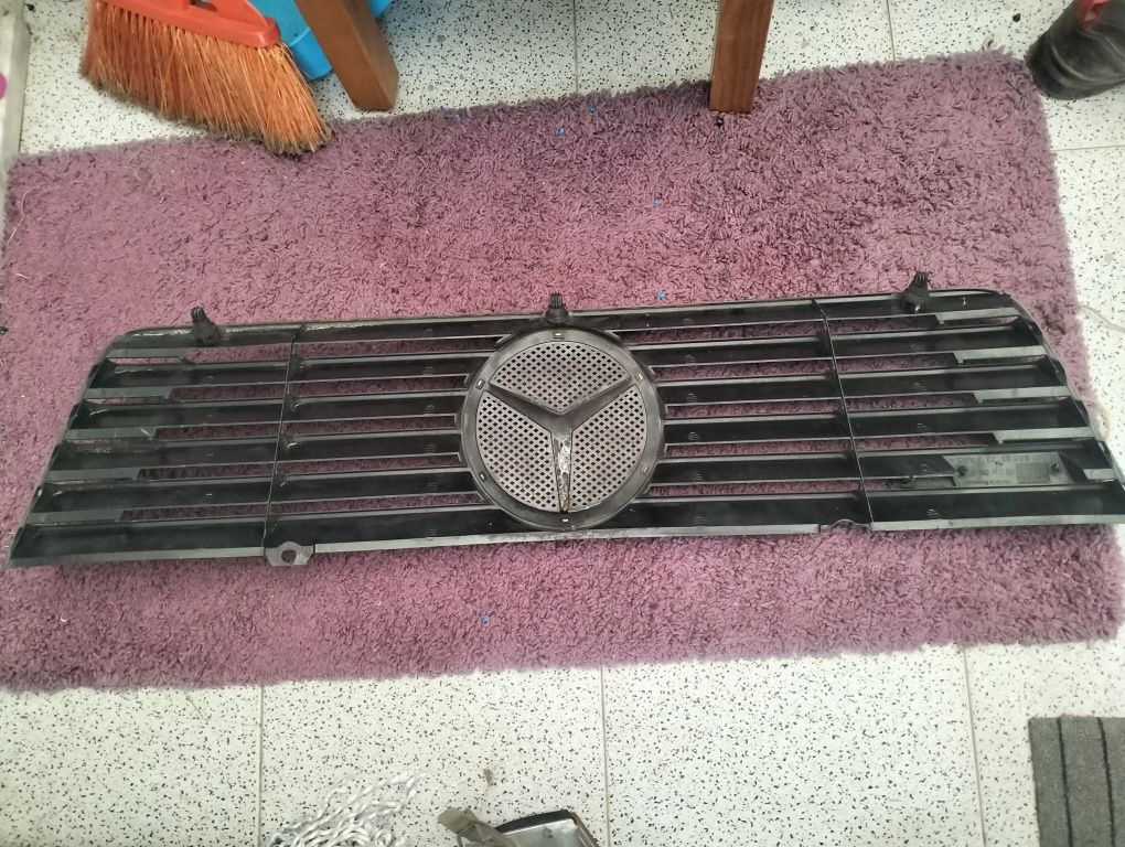 Grelha Mercedes Vito