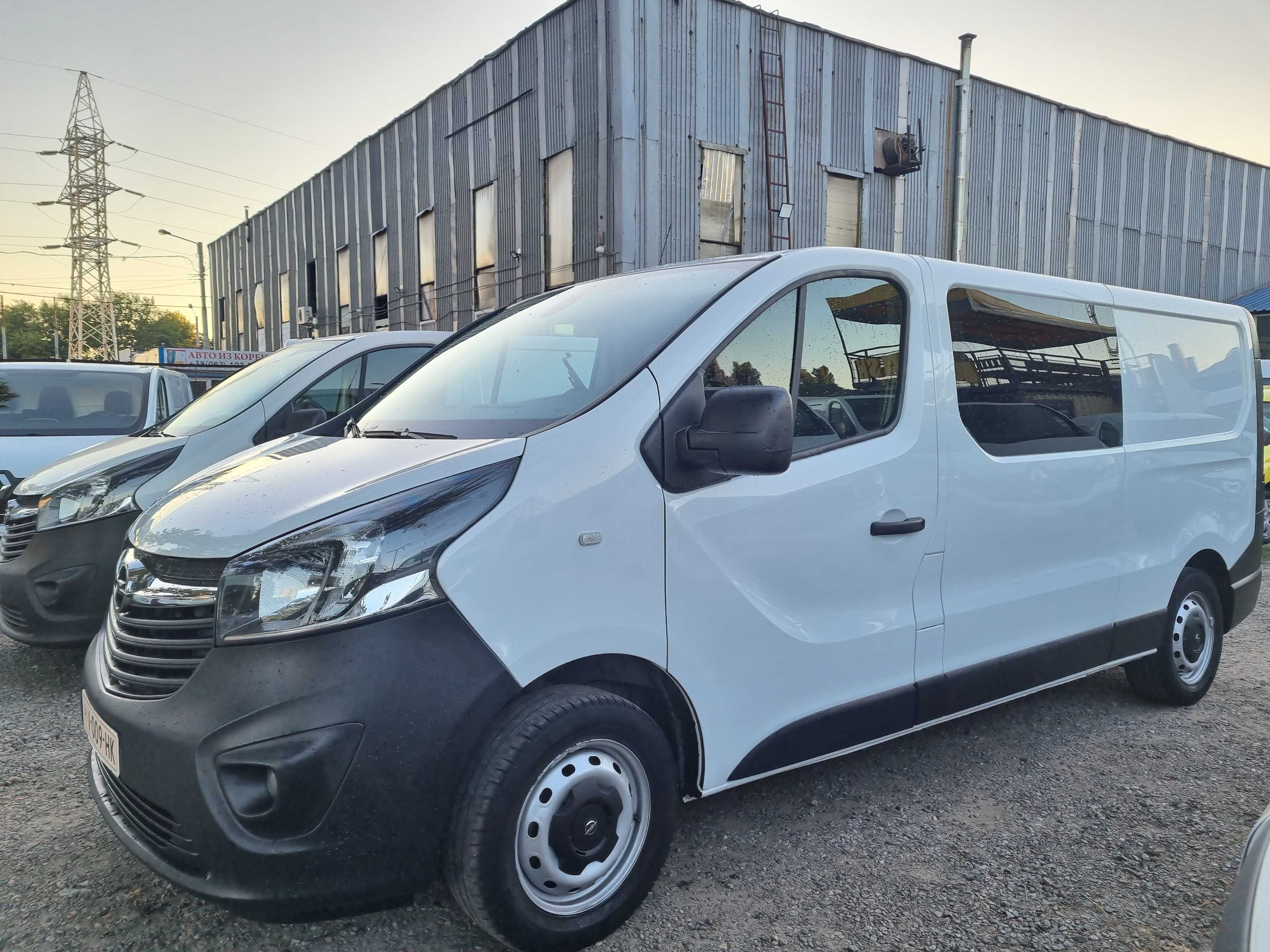 Renault Trafic Opel Vivaro груз-пасс 5 мест Long 207 т.км 2017