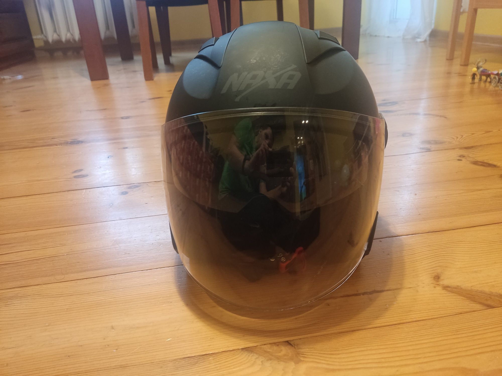 Kask motocyklowy Naxa S26/B z blendą i ochrona przeciwsłoneczną