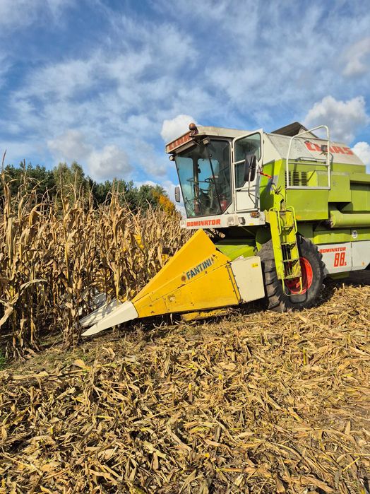 Kombajn claas dominator 88s z przystawka do kukurydzy