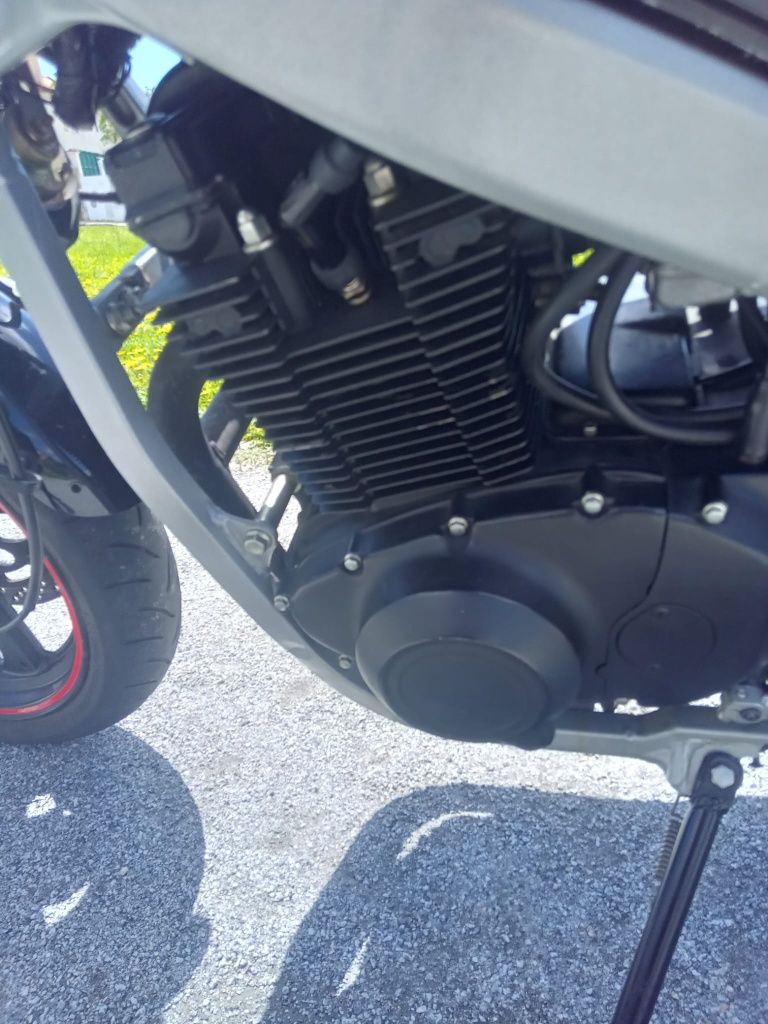 Suzuki gs500e impecável