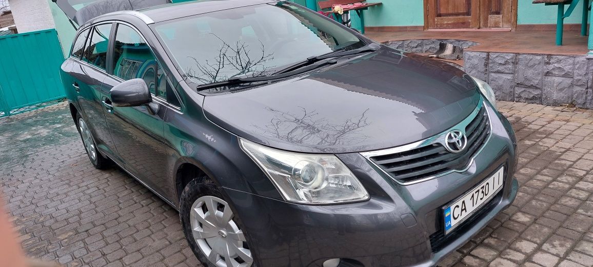 Продам Toyota Avensis T27