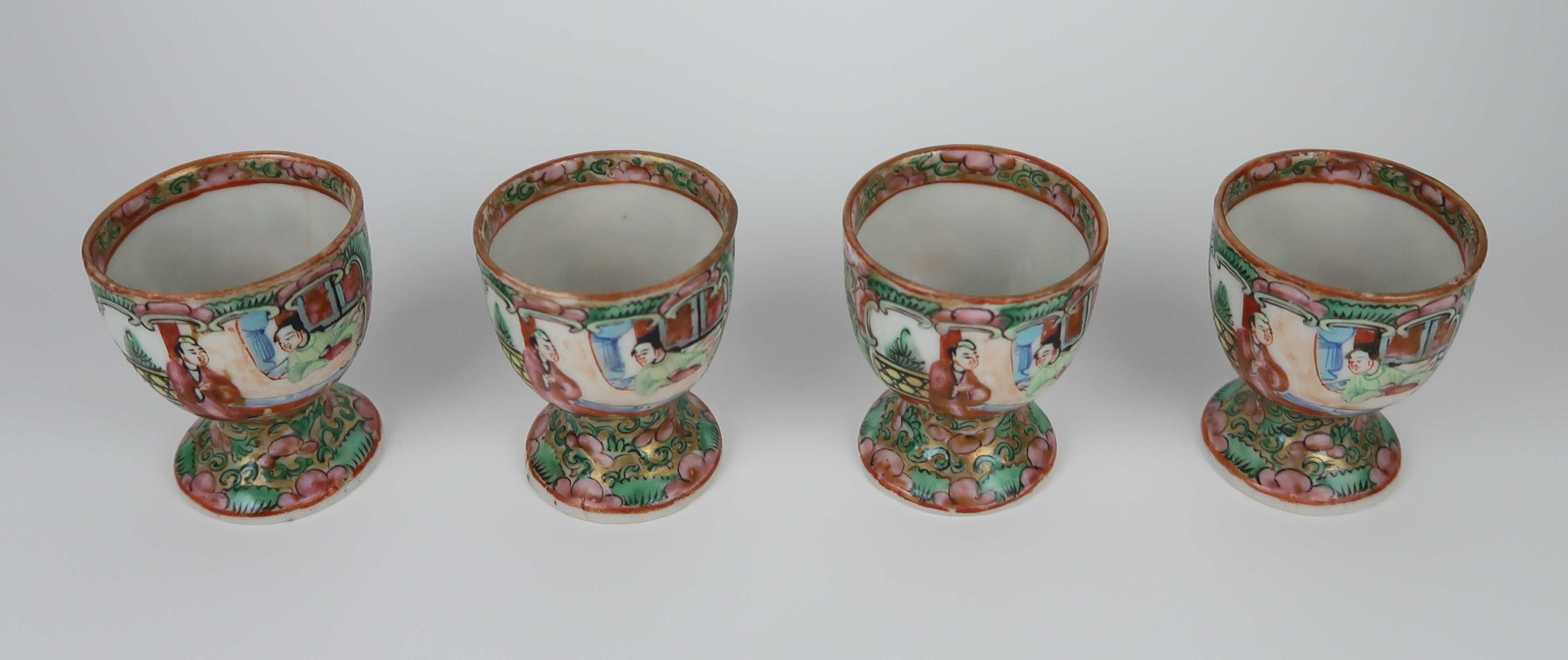 Porta Ovos Porcelana da China Séc. XIX, CADA