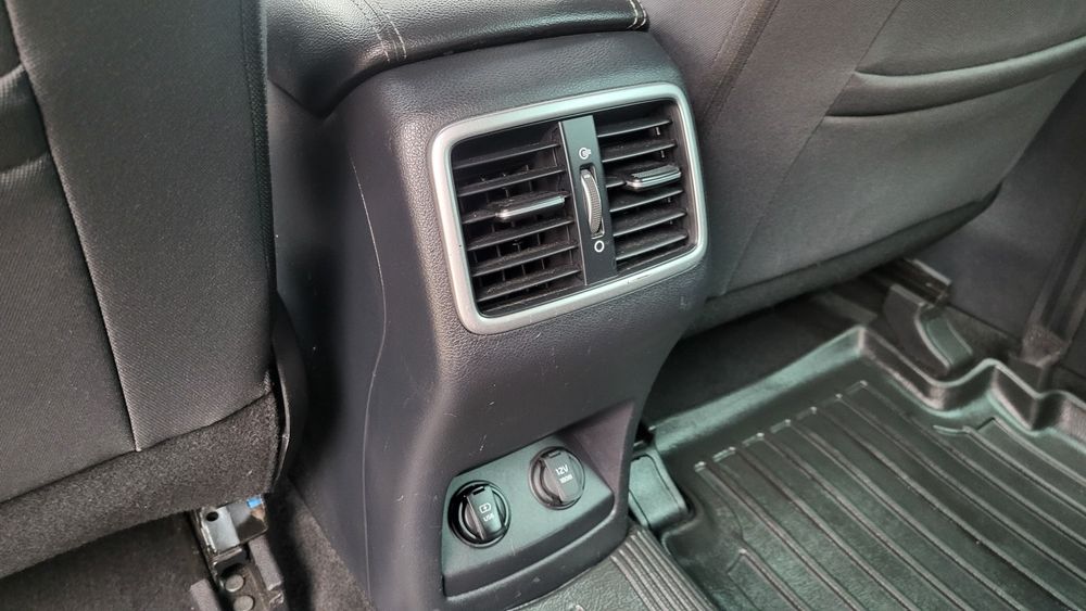 Продам офіційний KIA SPORTAGE