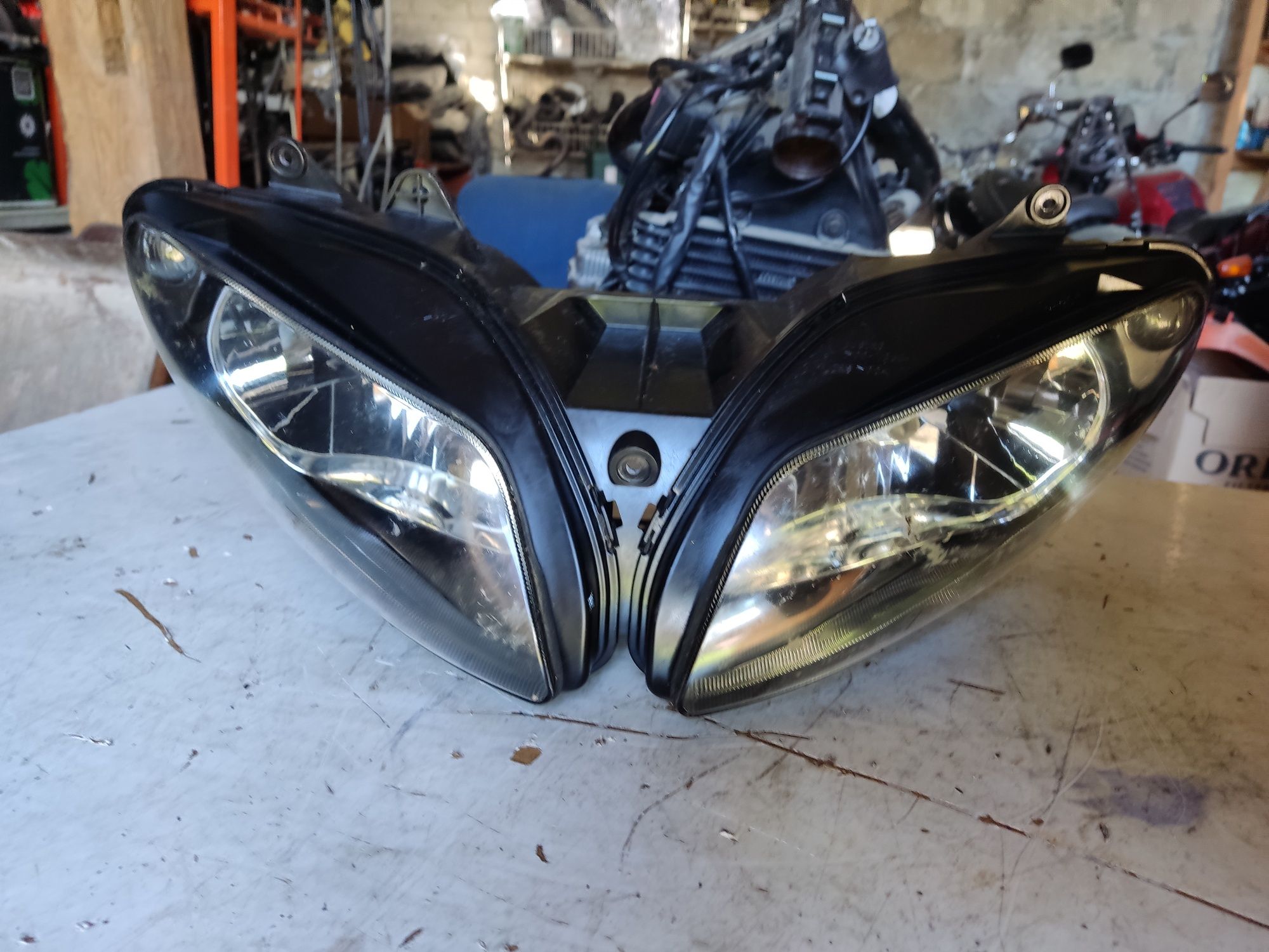 Yamaha R1 rn09 lampa reflektor