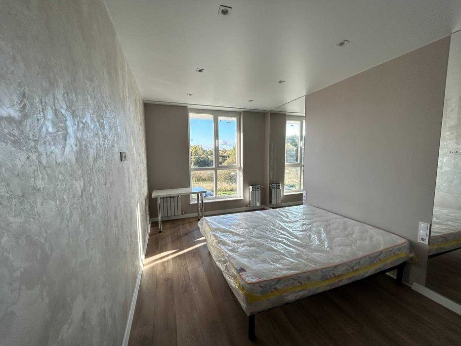 Продаж, 1 кімнатна  квартира, новобудова , вул Роксоляни