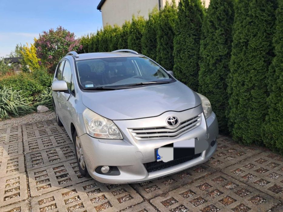 Toyota VERSO 2.0 D4D 2010r