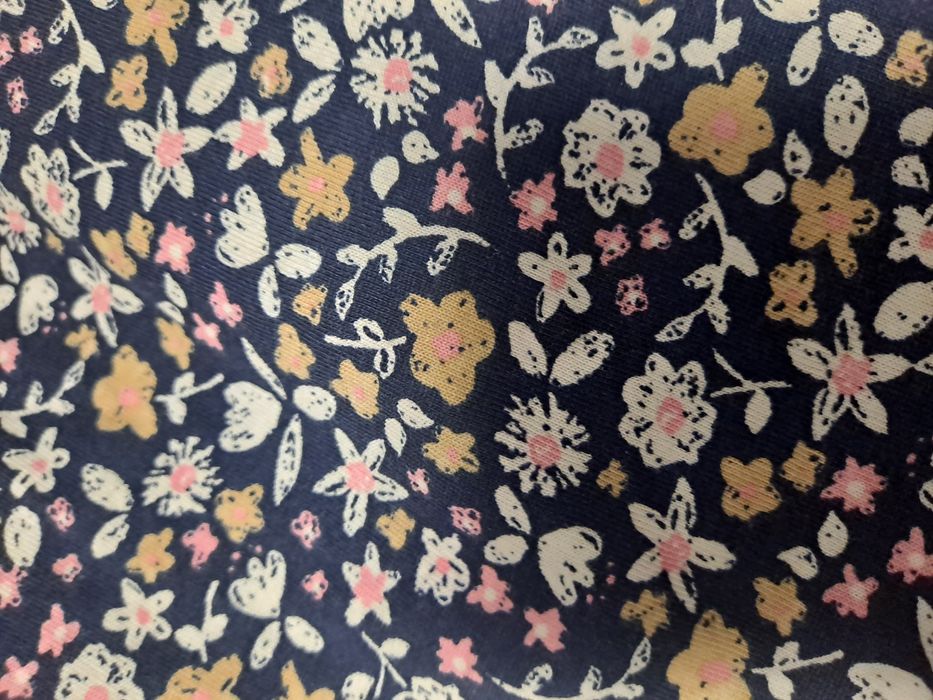 Sukienka w kwiaty 104 hm