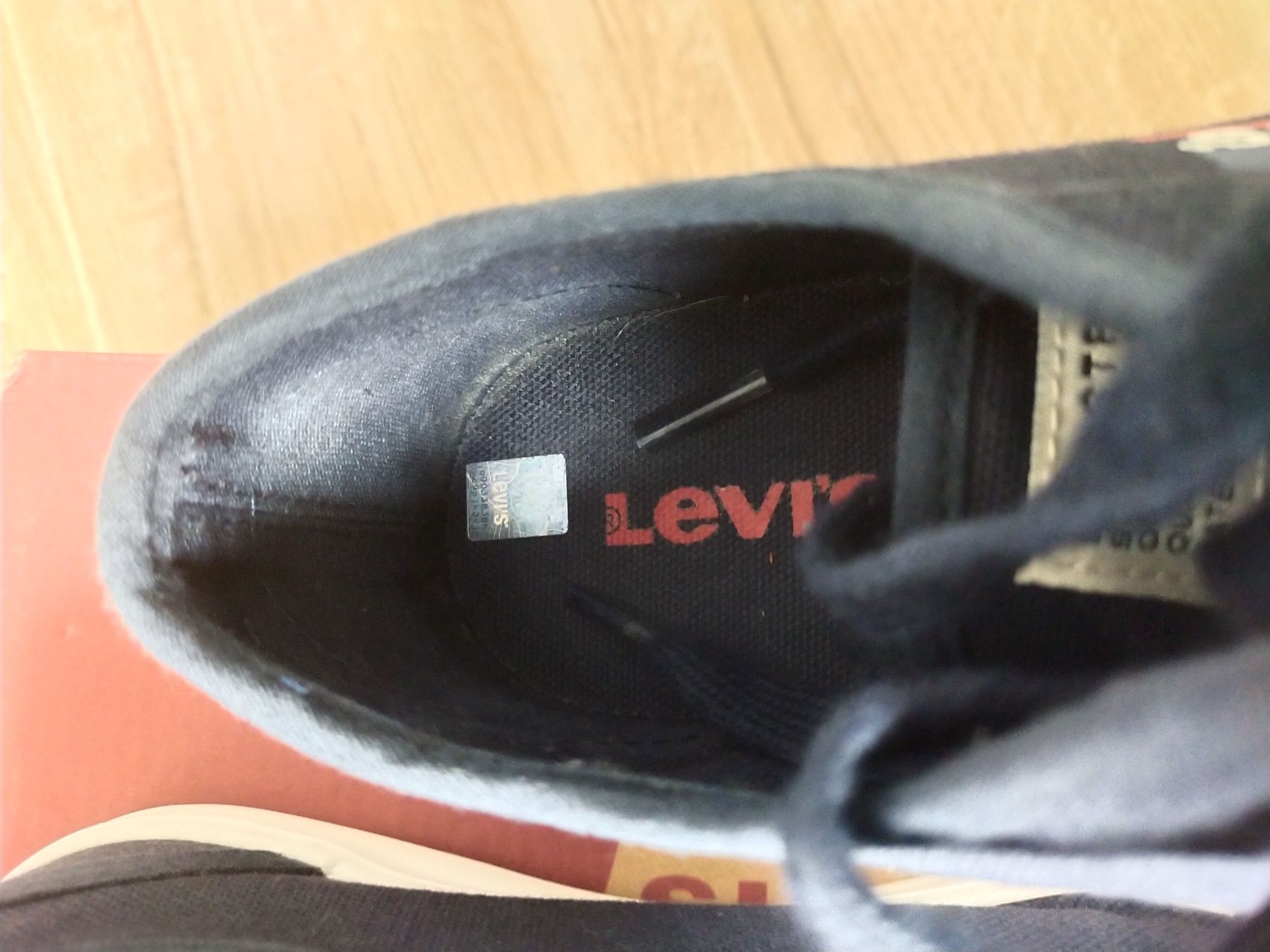 Trampki Levi's 37 stan idealny