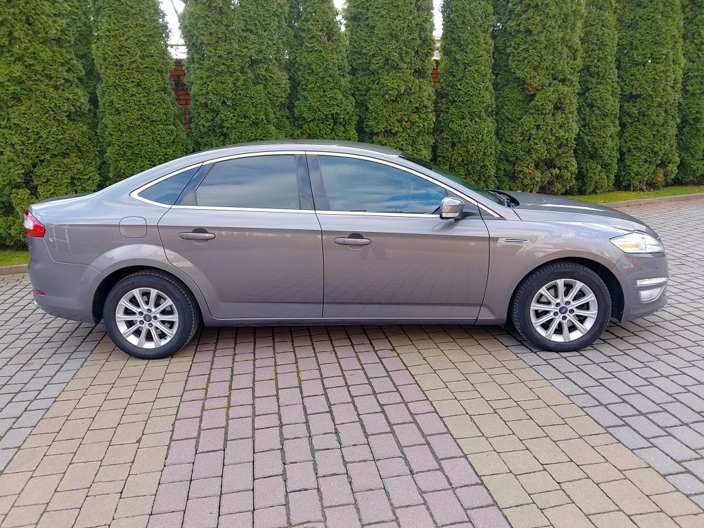 Продам Ford Mondeo 2.0 коробка автомат. Официальный