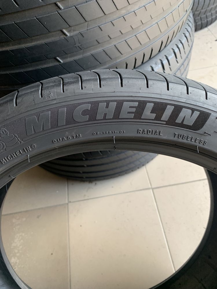 Пара літніх шин 235/40/18 91W Michelin Primacy 4