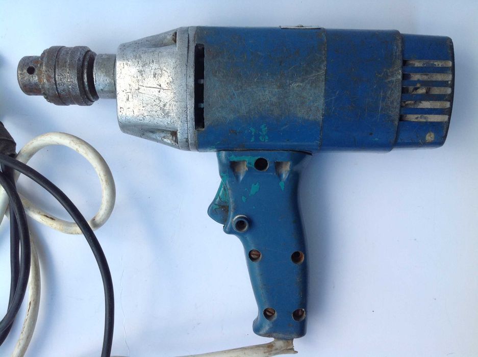Дрель электрическая ИЭ2201 СССР (есть люфт вала)