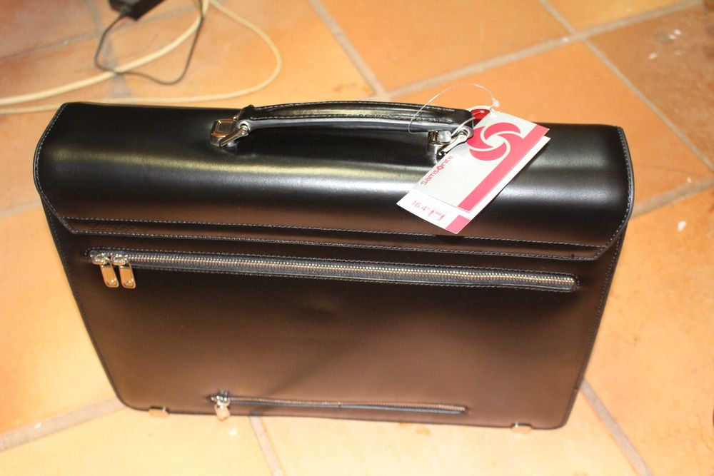 Pasta de executivo Samsonite por estrear