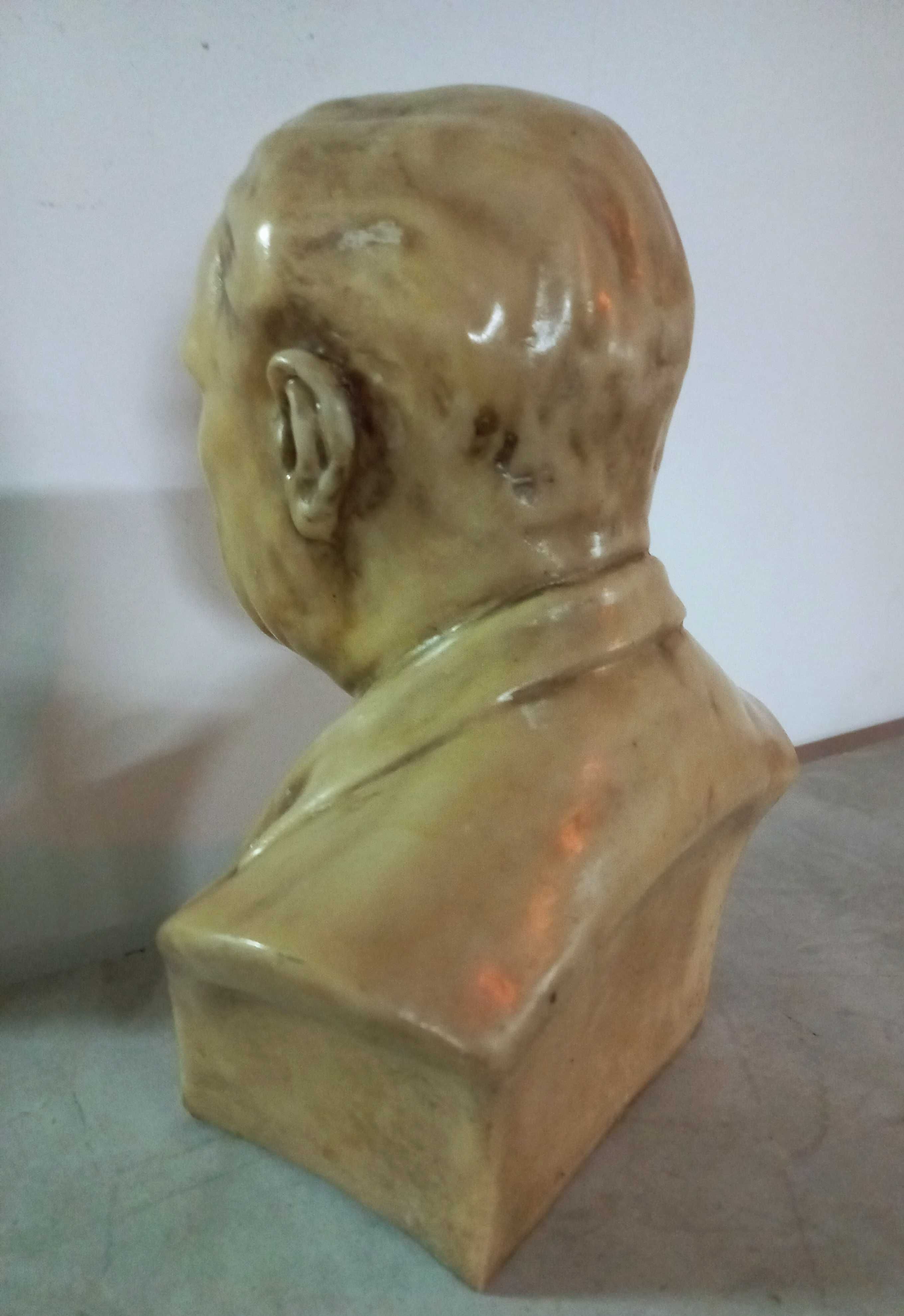 Busto de Salazar