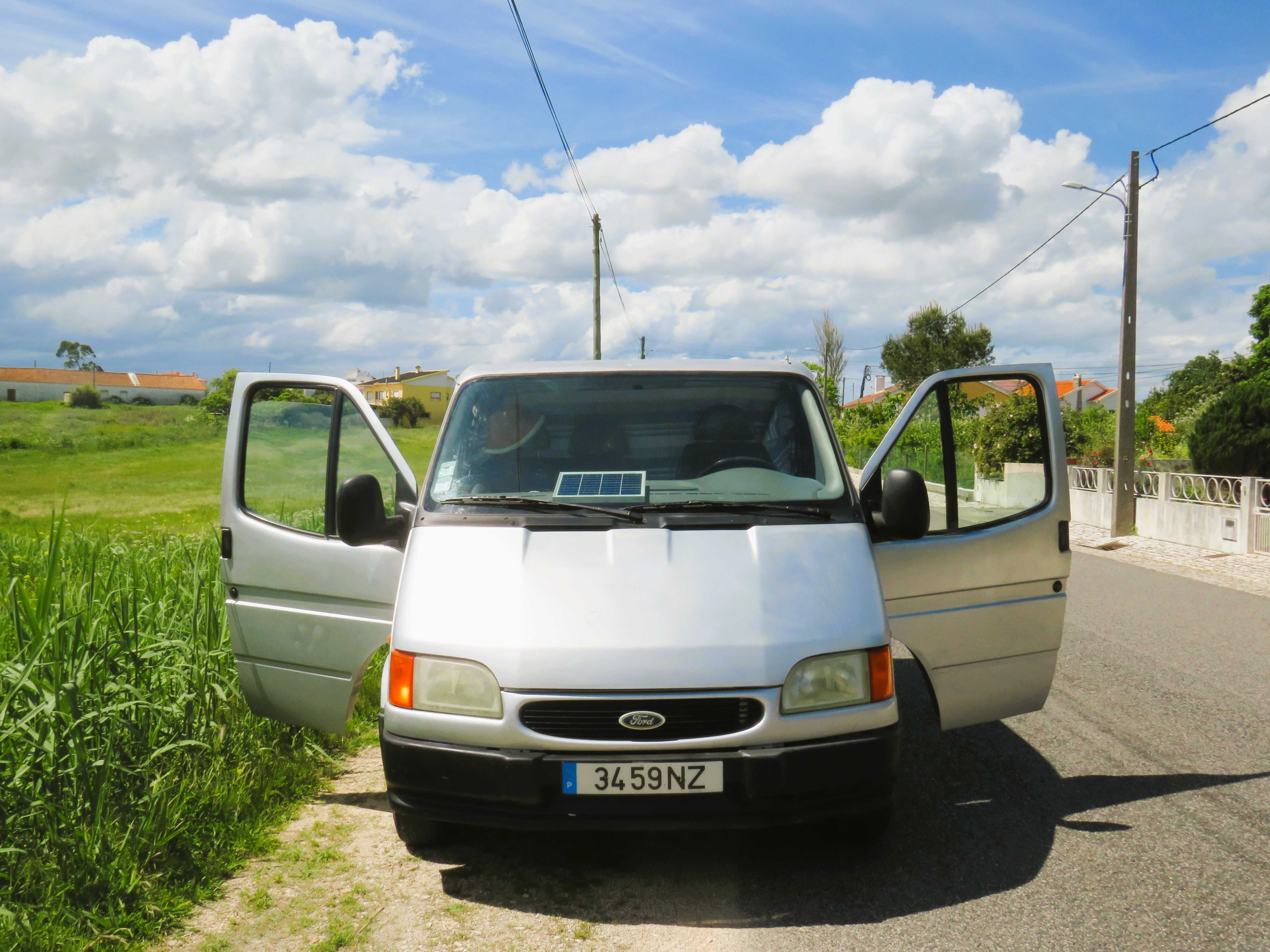 Ford Transit Camper 1990 – Explora Portugal com estilo e liberdade!