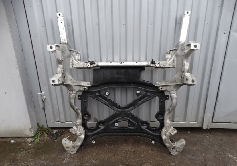 Audi Q7 4M Q8 TOUAREG 18+  Підрамник , Подрамник 4M0399315L