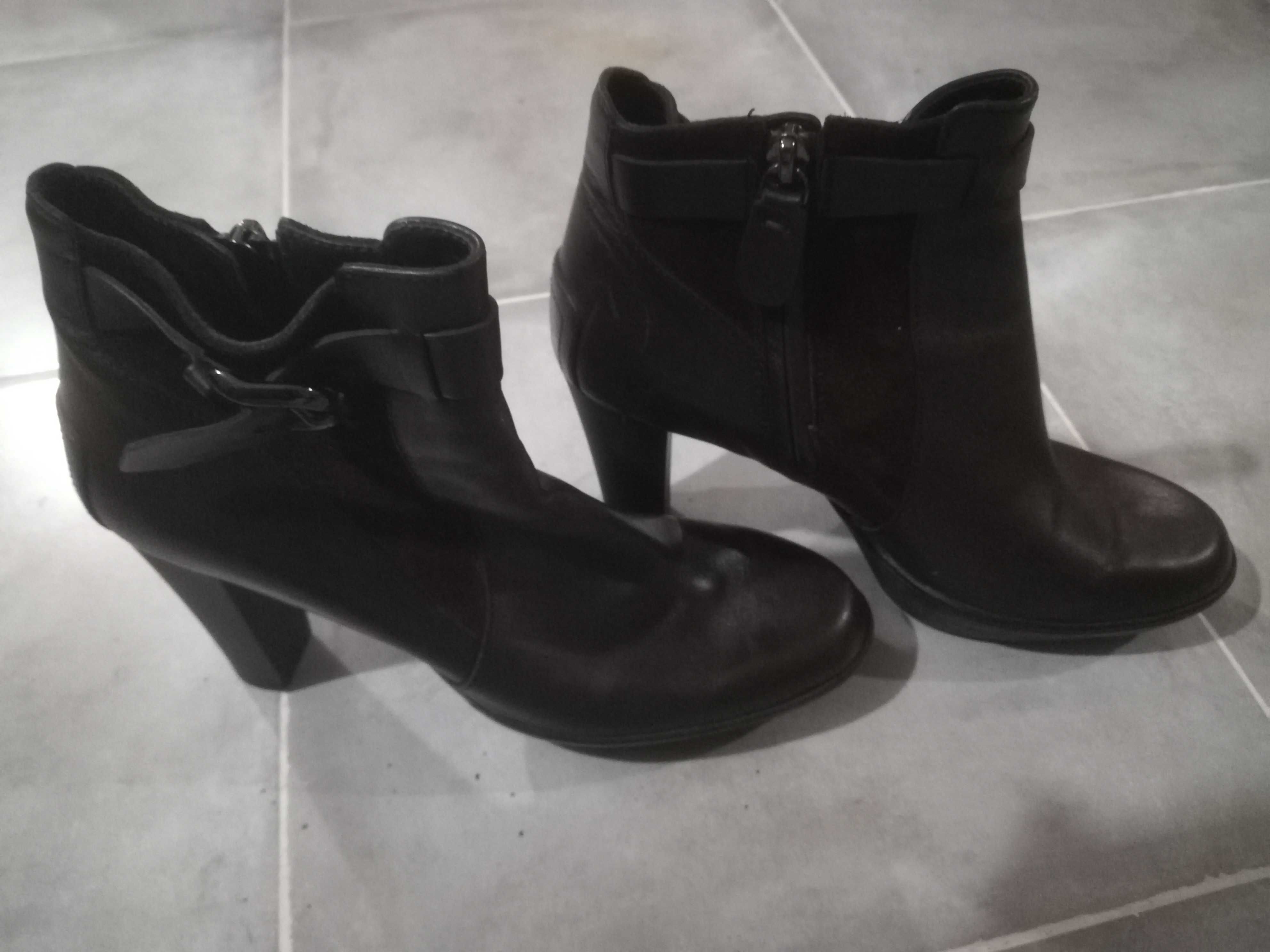 Botas novas em pele para Senhora, e sapatos tamanho 38 1/2.