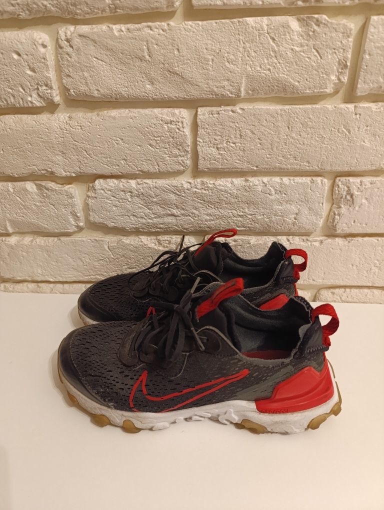 Nike React Vision 38р