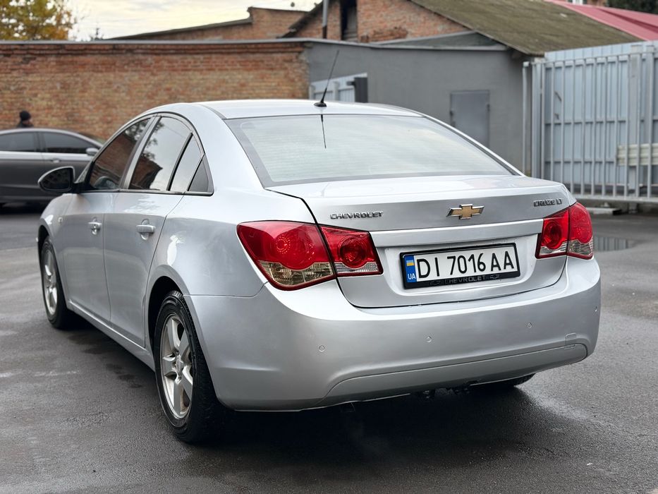 Chevrolet Cruze 1.8 з газом