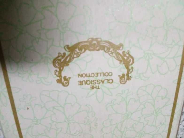 Boneca de porcelana da coleção Classique