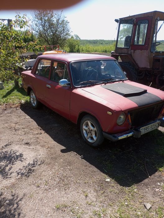 Продам ВАЗ 2101 НА ХОДУ ще даю ще одного мотора і детілі жеякі