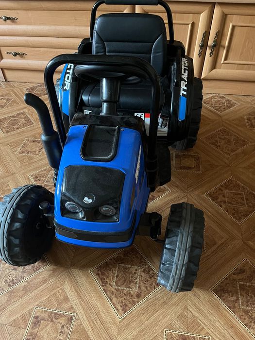 Дитячий трактор електро