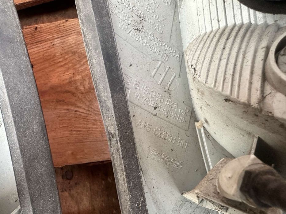 Шкода Фабія ліхтарі Skoda Fabia оригінал задні фонарі стопи