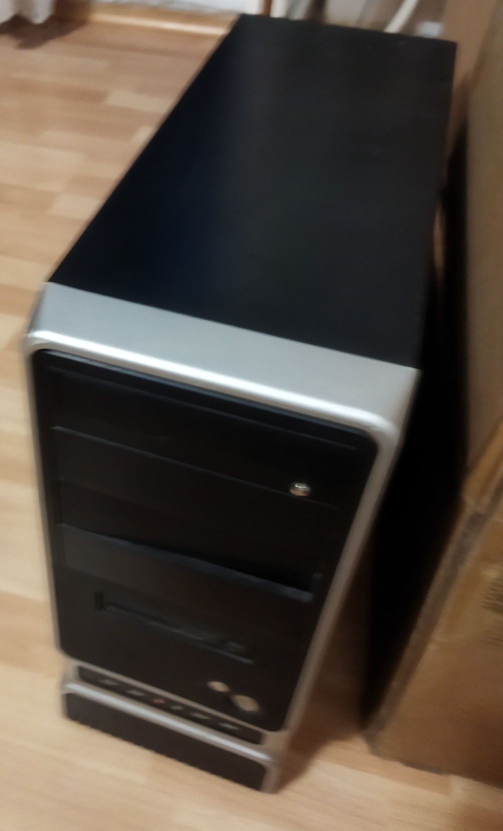 Продам ПК Материнськая плата gigabyte h310m ds2, i3 8100, DDR 4 16 gb