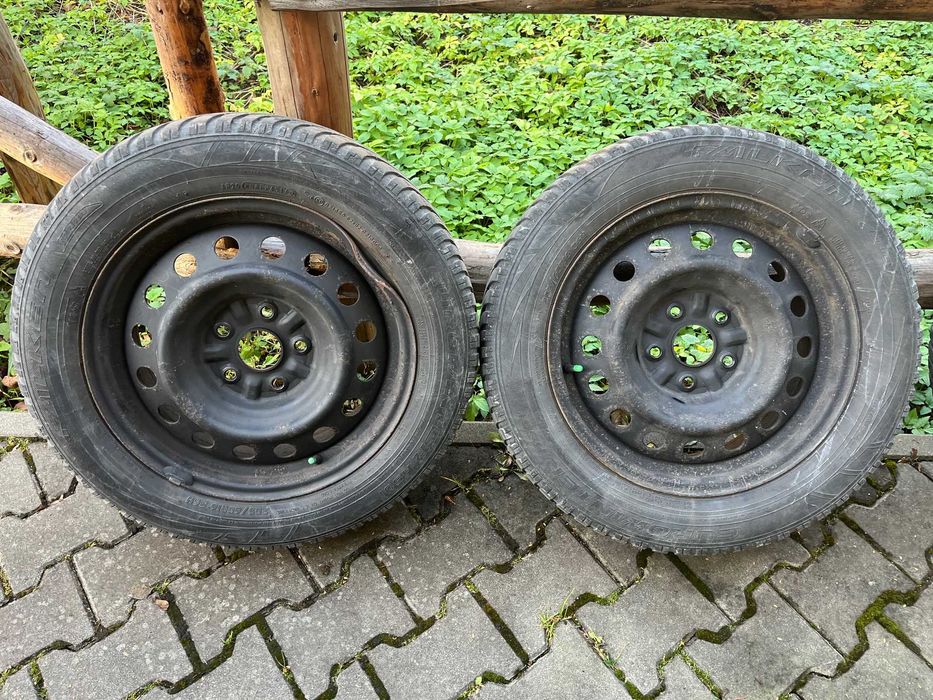 Felgi stalowe z oponami zimowymi Toyota Verso