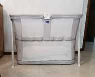 Berço de viagem da Chicco cinzento