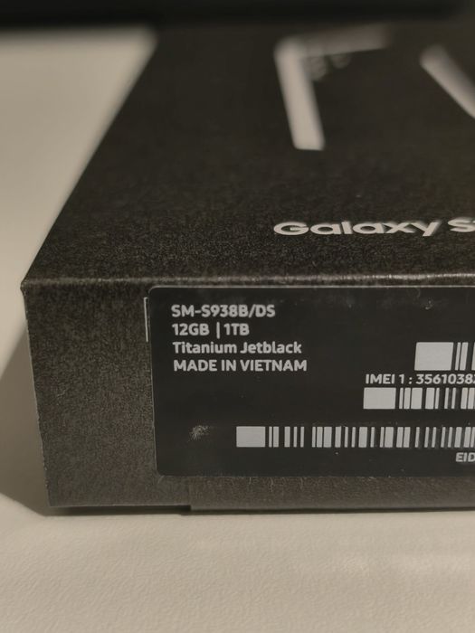 Samsung Galaxy S25 Ultra 1TB Titanium Jet Black (Como Novo)