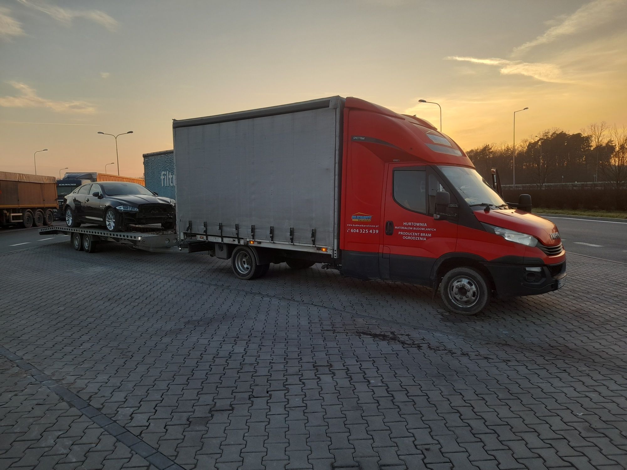 Usługi transportowe przeprowadzki laweta