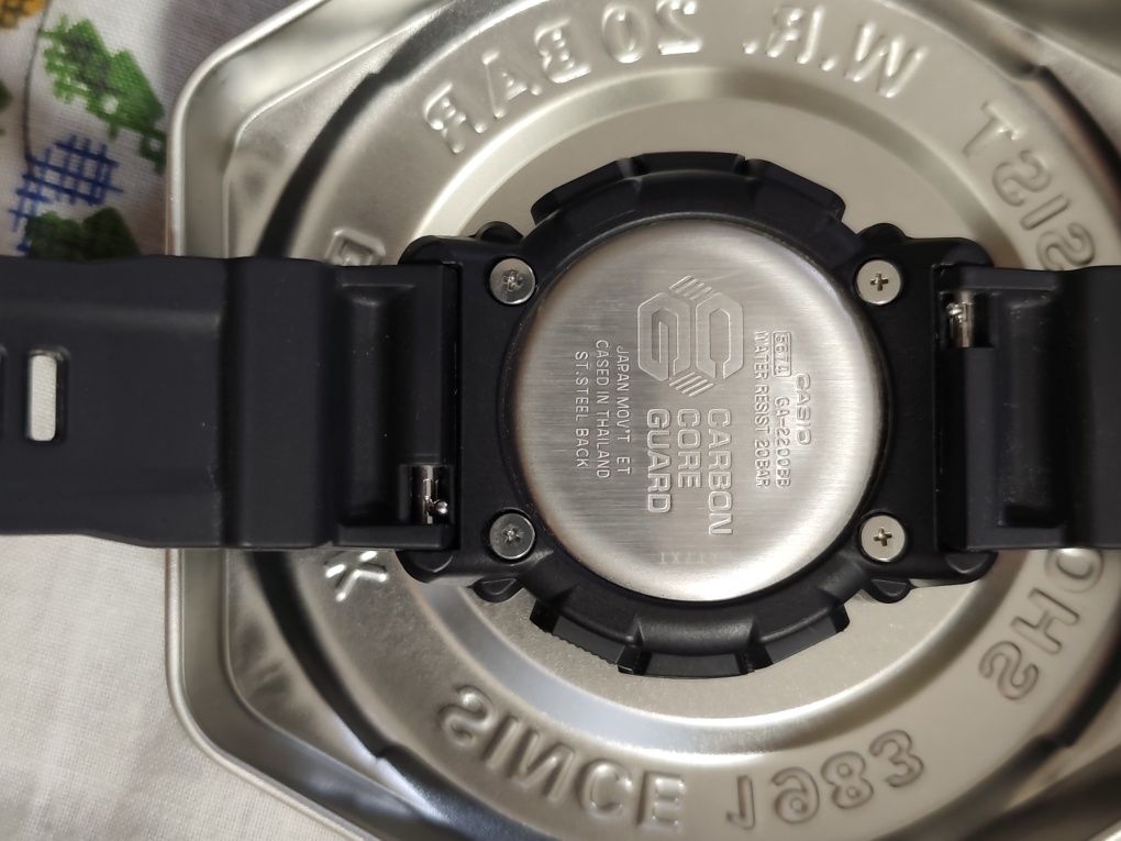 Casio G-SHOCK GA2200BB-1A